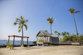 Courtyard by Marriott King Kamehameha's Kona Beach Hotel