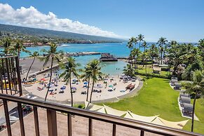 Courtyard by Marriott King Kamehameha's Kona Beach Hotel