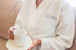 Courtyard by Marriott King Kamehameha's Kona Beach Hotel