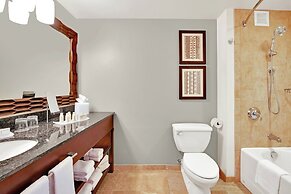 Courtyard by Marriott King Kamehameha's Kona Beach Hotel