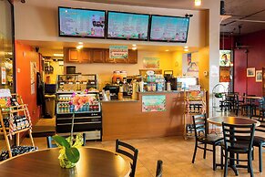 Courtyard by Marriott King Kamehameha's Kona Beach Hotel