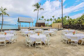 Courtyard by Marriott King Kamehameha's Kona Beach Hotel