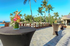Courtyard by Marriott King Kamehameha's Kona Beach Hotel