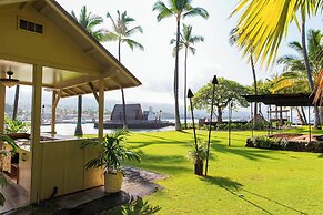 Courtyard by Marriott King Kamehameha's Kona Beach Hotel