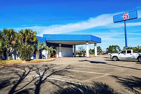 Motel 6 Opelousas, LA