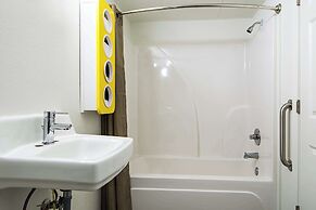 Motel 6 Opelousas, LA