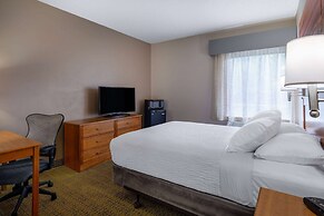 Days Inn & Suites by Wyndham Madison