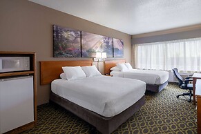 Days Inn & Suites by Wyndham Madison