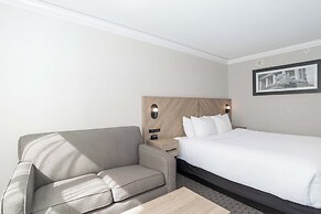 Sandman Signature Vancouver Downtown Hotel
