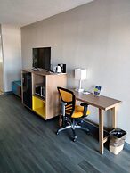 Days Inn & Suites by Wyndham Albuquerque North