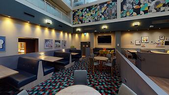 Holiday Inn Milton Keynes - Central by IHG