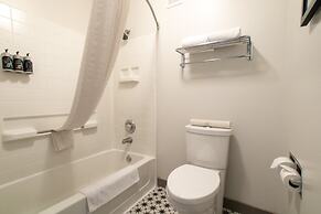 Oxford Suites Chico