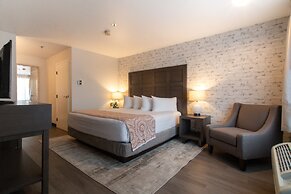 Oxford Suites Chico