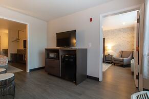 Oxford Suites Chico