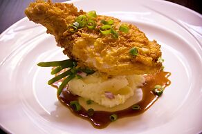 DoubleTree by Hilton Hotel Decatur Riverfront