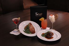 DoubleTree by Hilton Hotel Decatur Riverfront