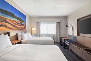 Starlite Yellowstone, Tapestry Collection by Hilton