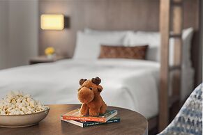Starlite Yellowstone, Tapestry Collection by Hilton