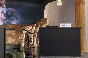 Starlite Yellowstone, Tapestry Collection by Hilton