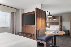 Starlite Yellowstone, Tapestry Collection by Hilton