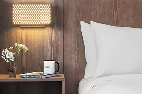 Starlite Yellowstone, Tapestry Collection by Hilton