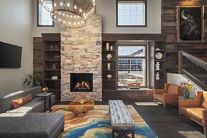 Starlite Yellowstone, Tapestry Collection by Hilton