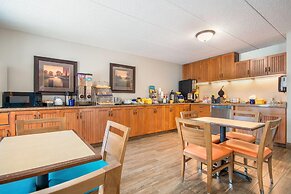 Days Inn by Wyndham International Falls