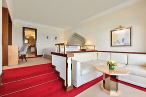 Sheraton Grand Doha Resort & Convention Hotel