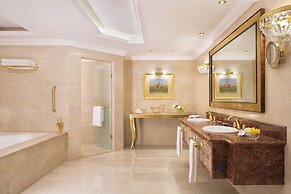 Sheraton Grand Doha Resort & Convention Hotel