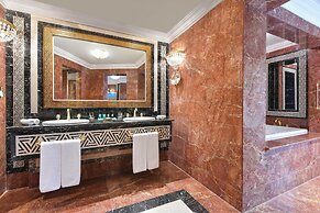 Sheraton Grand Doha Resort & Convention Hotel