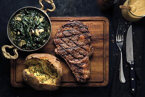 Sheraton Grand Doha Resort & Convention Hotel