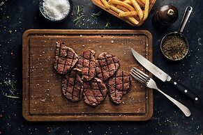 Sheraton Grand Doha Resort & Convention Hotel