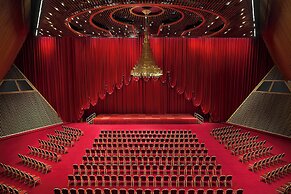 Sheraton Grand Doha Resort & Convention Hotel