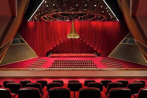 Sheraton Grand Doha Resort & Convention Hotel