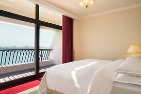 Sheraton Grand Doha Resort & Convention Hotel