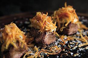 Sheraton Grand Doha Resort & Convention Hotel