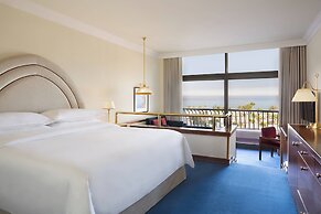 Sheraton Grand Doha Resort & Convention Hotel