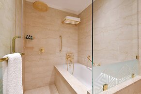 Sheraton Grand Doha Resort & Convention Hotel