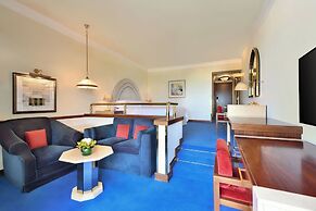 Sheraton Grand Doha Resort & Convention Hotel