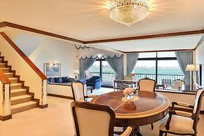 Sheraton Grand Doha Resort & Convention Hotel