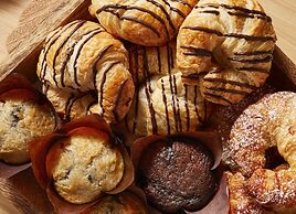 Holiday Inn & Suites Columbia NE - Ft Jackson Area by IHG