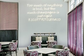 Hotel Indigo Dallas Downtown by IHG