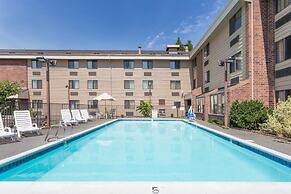 Quality Inn & Suites Clackamas – Portland