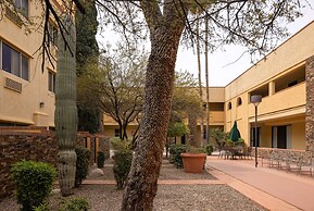 La Quinta Inn & Suites by Wyndham Tucson - Reid Park