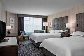 Sheraton Vancouver Guildford Hotel