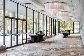 Sheraton Vancouver Guildford Hotel