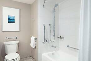 Sheraton Vancouver Guildford Hotel