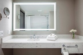 Sheraton Vancouver Guildford Hotel