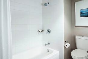 Sheraton Vancouver Guildford Hotel