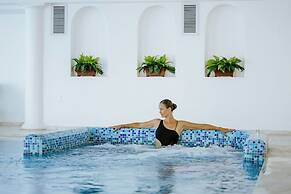 Golden Bay Beach Hotel